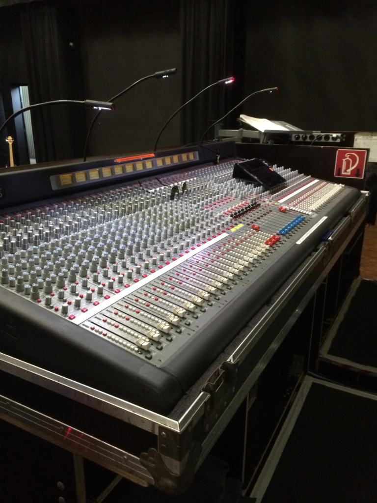 Nice desk, manned by a great sound engineer.